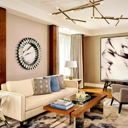 The Ritz-carlton, Отель 5*