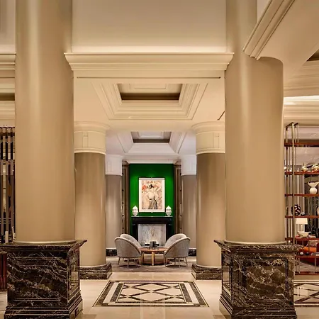 The Ritz-carlton, Ξενοδοχείο 5*
