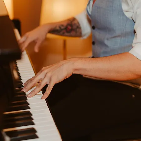 The Ritz-carlton, Hotel 5*