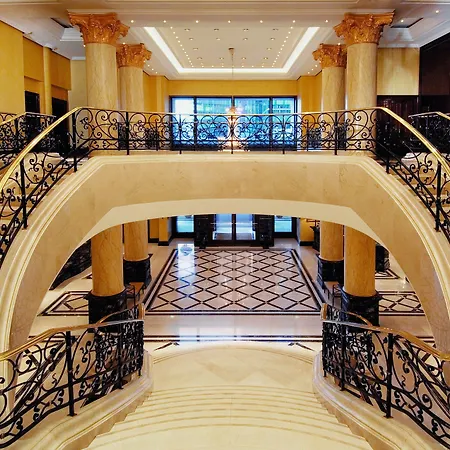 The Ritz-carlton, Hotel 5*