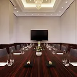 The Ritz-carlton,