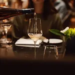 The Ritz-carlton,