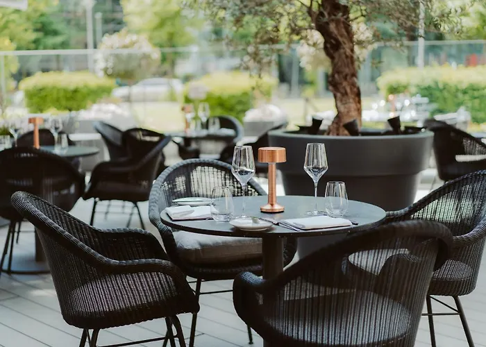 The Ritz-carlton, Otel 5*