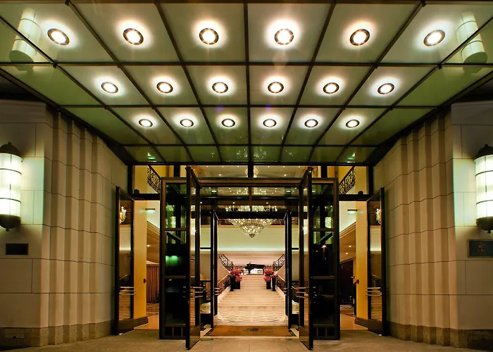 The Ritz-carlton, Otel