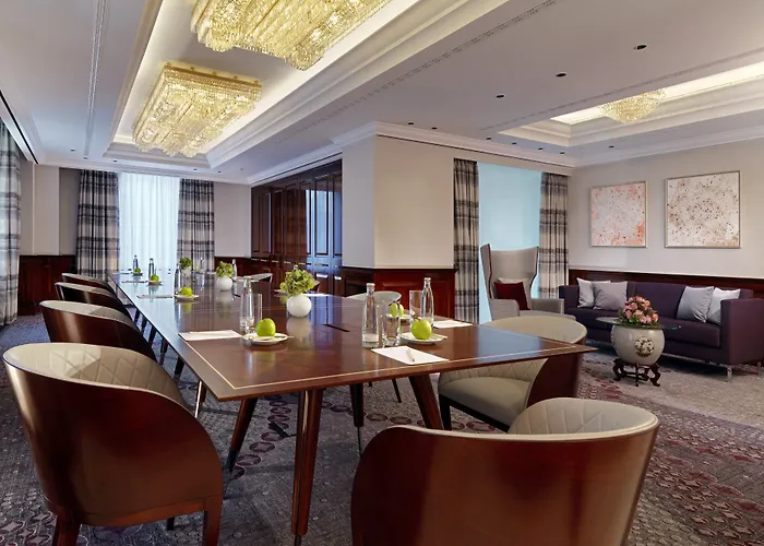 The Ritz-carlton, Hotell