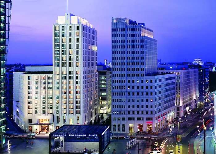 The Ritz-carlton, Otel 5*