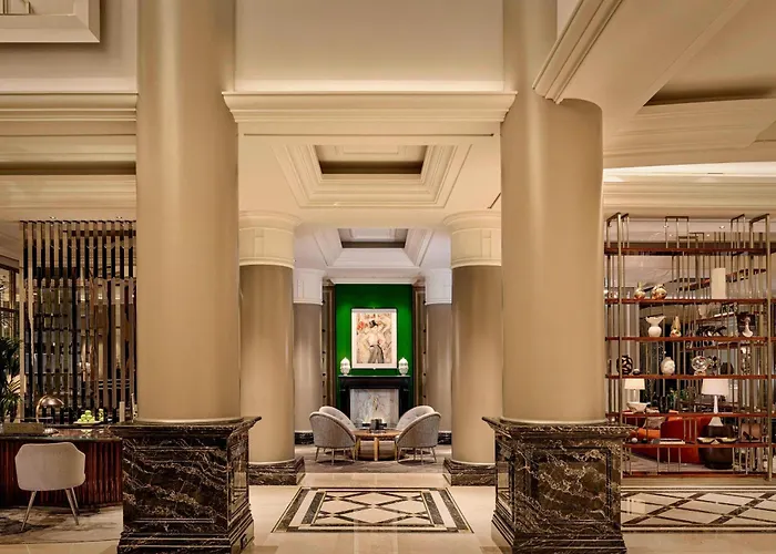 The Ritz-carlton, Otel 5*