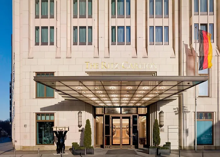 The Ritz-carlton, Otel 5*