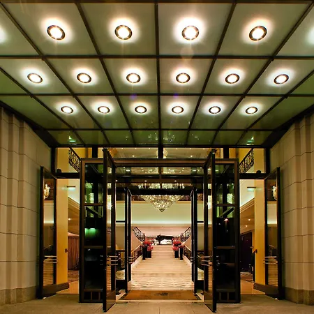 The Ritz-carlton, Hotel