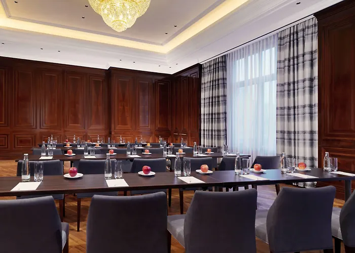 The Ritz-carlton, Hotel 5*