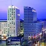 The Ritz-carlton, Hotel 5*