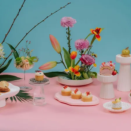 The Ritz-carlton, Hotel 5*