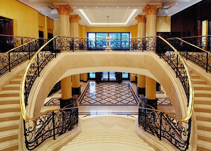 The Ritz-carlton, Отель 5*