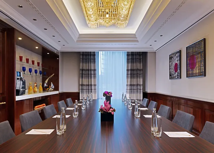 Отель The Ritz-carlton,